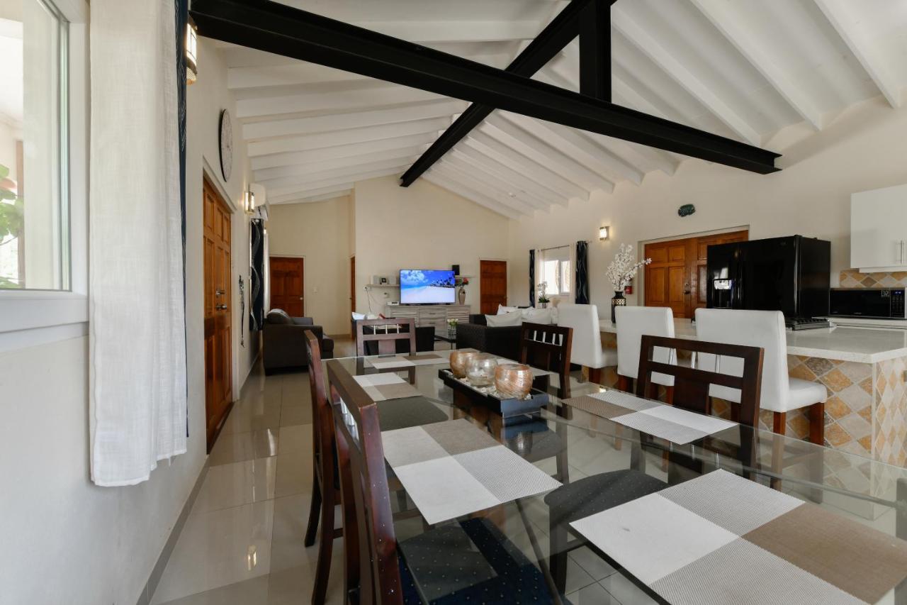Villa Swiss Paradise With Private Pool Palm Beach Eksteriør bilde