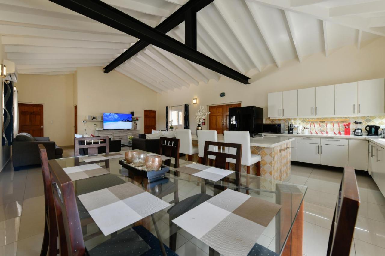 Villa Swiss Paradise With Private Pool Palm Beach Eksteriør bilde