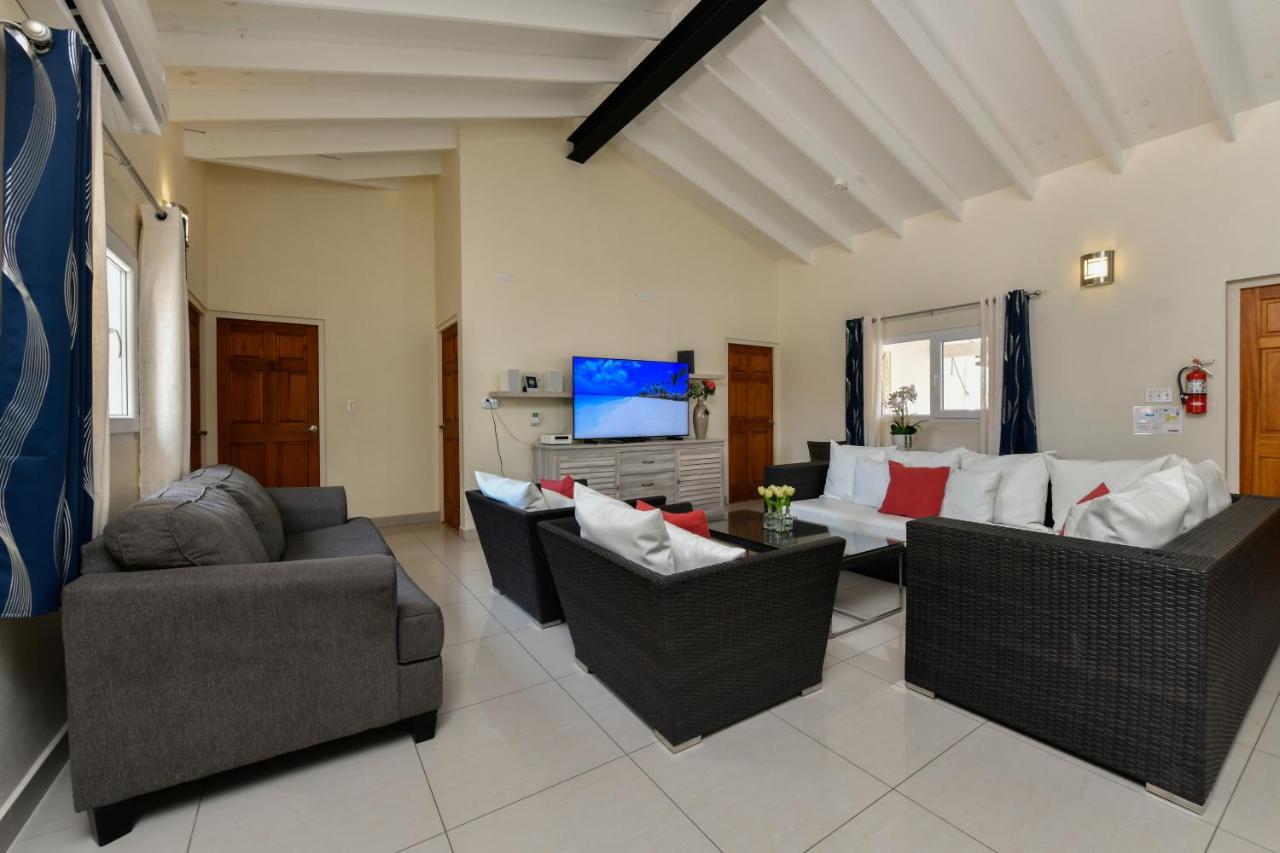 Villa Swiss Paradise With Private Pool Palm Beach Eksteriør bilde