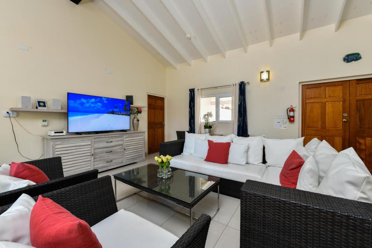 Villa Swiss Paradise With Private Pool Palm Beach Eksteriør bilde